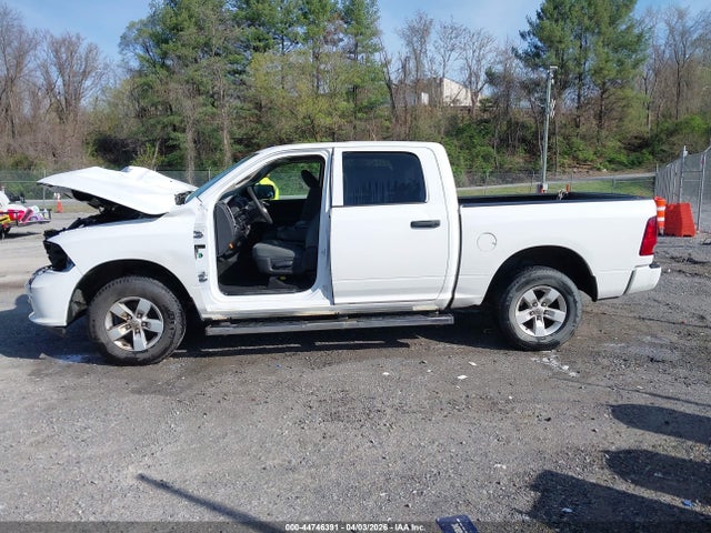 44746391 :رقم المزاد ، 3C6RR7KG8JG203156 vin ، 2018 Ram 1500 Express  4x4 5'7 Box مزاد بيع