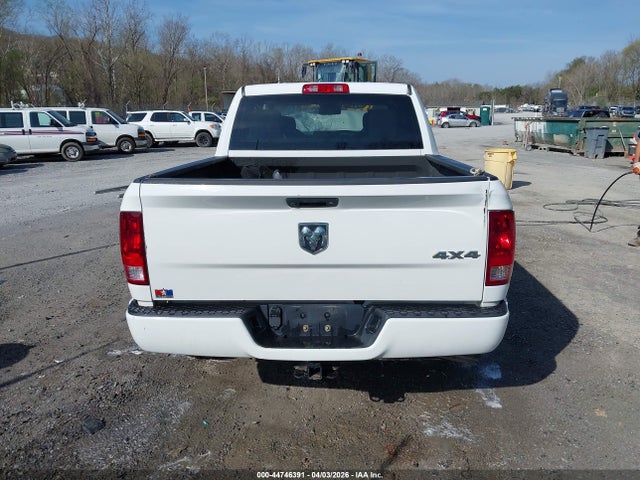 44746391 :رقم المزاد ، 3C6RR7KG8JG203156 vin ، 2018 Ram 1500 Express  4x4 5'7 Box مزاد بيع