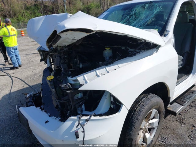 44746391 :رقم المزاد ، 3C6RR7KG8JG203156 vin ، 2018 Ram 1500 Express  4x4 5'7 Box مزاد بيع