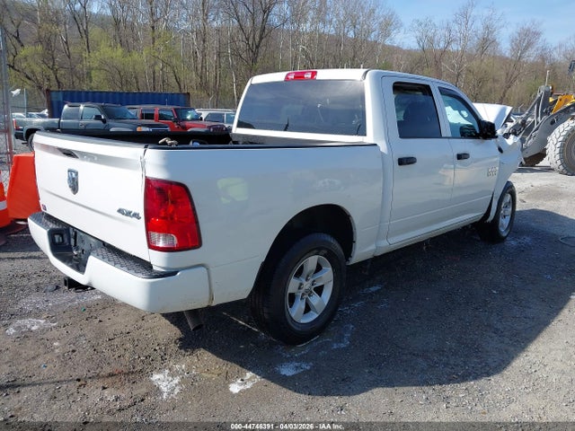 44746391 :رقم المزاد ، 3C6RR7KG8JG203156 vin ، 2018 Ram 1500 Express  4x4 5'7 Box مزاد بيع