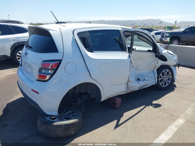 1G1JD6SHXJ4114282 Chevrolet Sonic Lt Auto