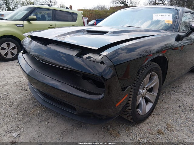 44746518 :رقم المزاد ، 2C3CDZAG0GH200789 vin ، 2016 Dodge Challenger Sxt مزاد بيع