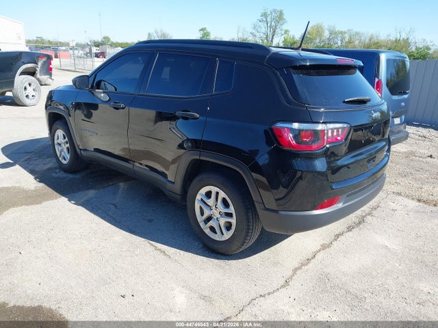 2018 JEEP COMPASS 3C4NJCAB0JT376691 Photo 2