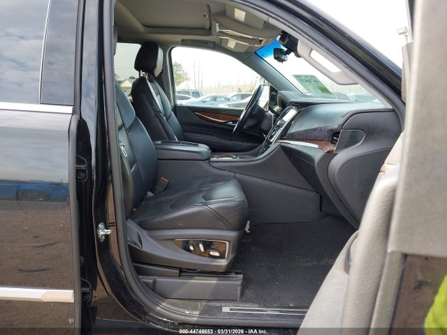 Продаж на аукціоні авто 2019 Cadillac Escalade Esv Luxury, vin: 1GYS4HKJ9KR161683, номер лоту: 44746653