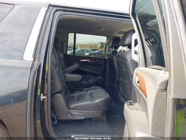 Продаж на аукціоні авто 2019 Cadillac Escalade Esv Luxury, vin: 1GYS4HKJ9KR161683, номер лоту: 44746653