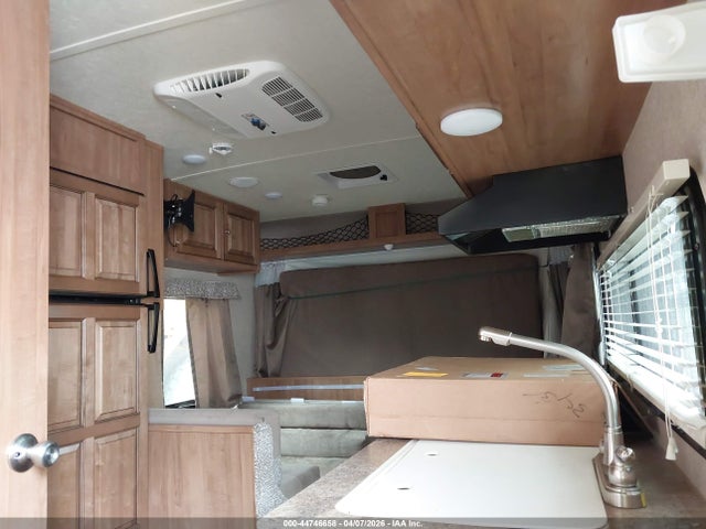 44746658 :رقم المزاد ، 4X4TRLU29HZ143756 vin ، 2017 Rockwood Travel Trailer مزاد بيع
