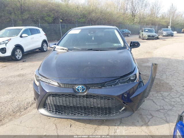 Toyota Corolla Hybrid Le 2022 JTDEAMDE1NJ050164 Image 13