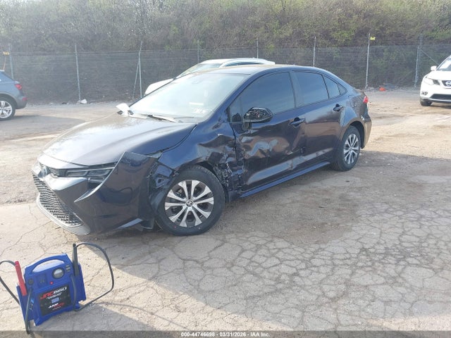 Toyota Corolla Hybrid Le 2022 JTDEAMDE1NJ050164 Image 2