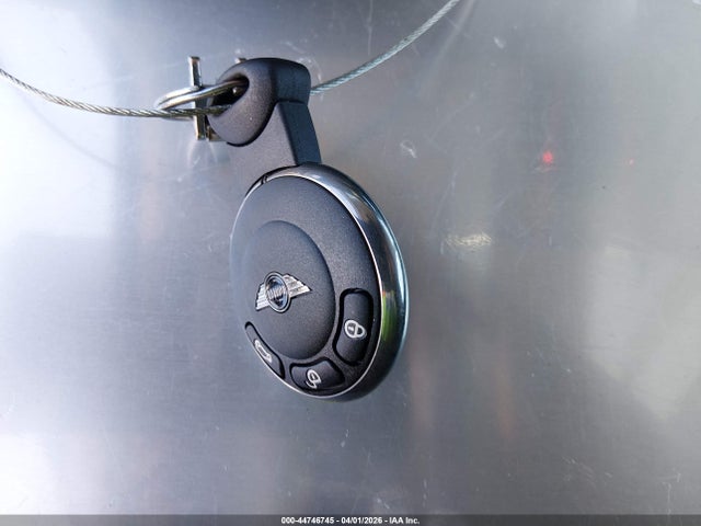 2011 MINI COOPER WMWSU3C59BT094917 Photo 10