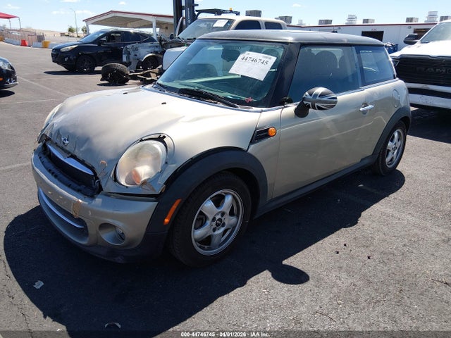 2011 MINI COOPER WMWSU3C59BT094917 Photo 1
