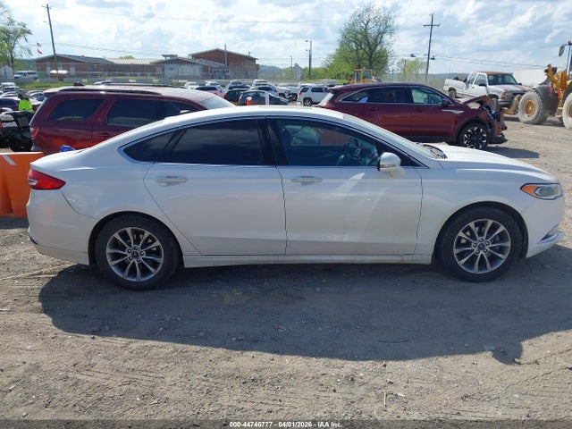 3FA6P0HD7HR166028 Ford FUSION SE
