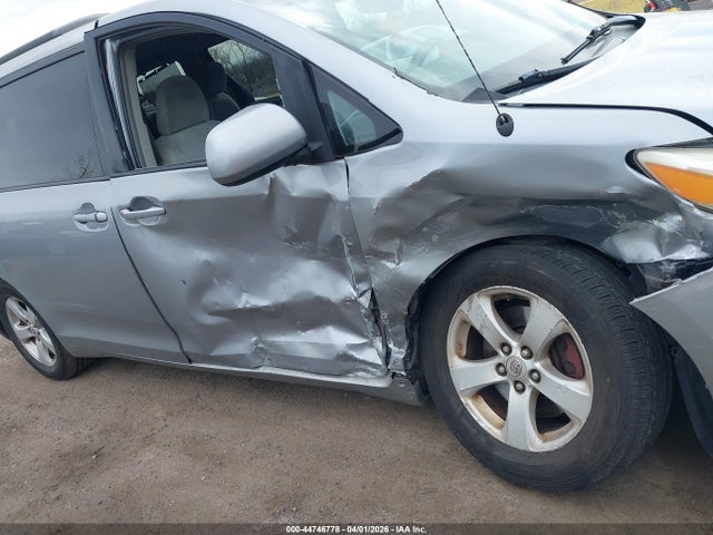 2011 TOYOTA SIENNA 5TDKK3DCXBS077094 Photo 5