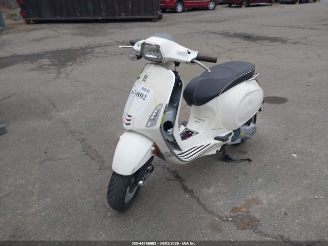 Vespa Sprint 150 3v 2015 ZAPM818G9F5401199 Image 2