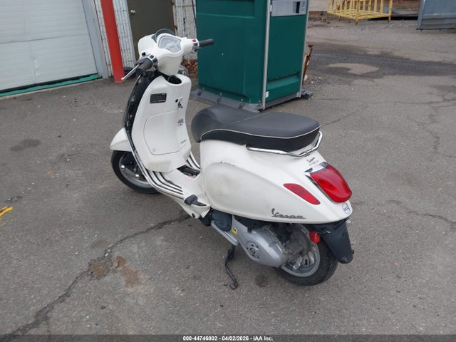 Vespa Sprint 150 3v 2015 ZAPM818G9F5401199 Image 3