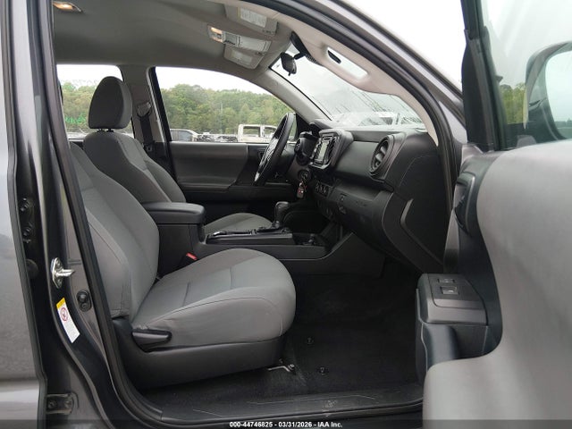 5TFAX5GN0JX117231 Toyota Tacoma Sr