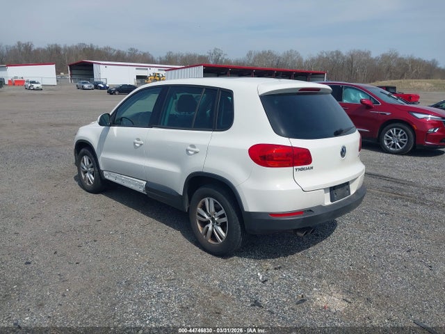 2013 Volkswagen Tiguan S მანქანა იყიდება აუქციონზე, vin: WVGAV3AX0DW589942, აუქციონის ნომერი: 44746830