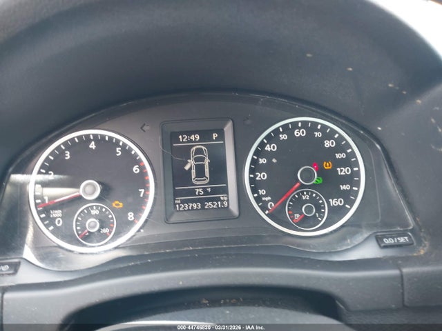 2013 Volkswagen Tiguan S მანქანა იყიდება აუქციონზე, vin: WVGAV3AX0DW589942, აუქციონის ნომერი: 44746830