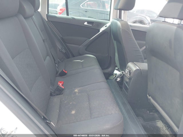 2013 Volkswagen Tiguan S მანქანა იყიდება აუქციონზე, vin: WVGAV3AX0DW589942, აუქციონის ნომერი: 44746830