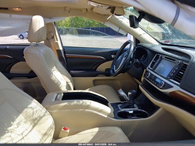 Продажа на аукционе авто 2017 Toyota Highlander Limited, vin: 5TDDZRFH8HS463960, номер лота: 44746842