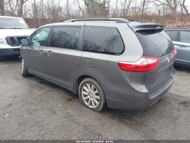 2017 TOYOTA SIENNA 5TDDZ3DC7HS148538 Photo 2