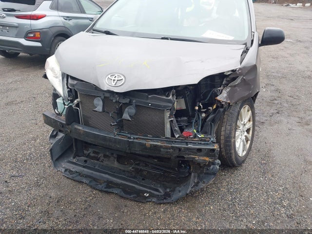 2017 TOYOTA SIENNA 5TDDZ3DC7HS148538 Photo 5