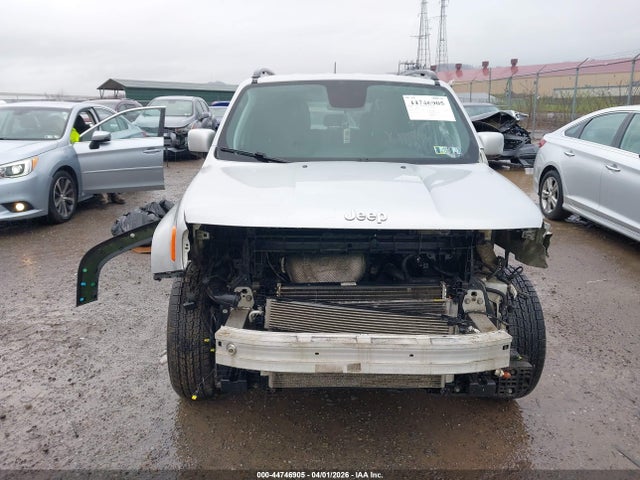 2018 Jeep Renegade Latitude 4x4 მანქანა იყიდება აუქციონზე, vin: ZACCJBBB9JPJ02555, აუქციონის ნომერი: 44746905
