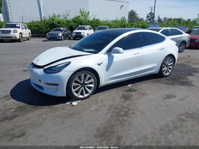 44746951 :رقم المزاد ، 5YJ3E1EA8JF164606 vin ، 2018 Tesla Model 3 Long Range/mid Range مزاد بيع