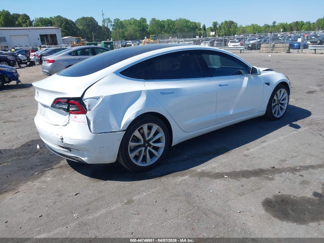 44746951 :رقم المزاد ، 5YJ3E1EA8JF164606 vin ، 2018 Tesla Model 3 Long Range/mid Range مزاد بيع