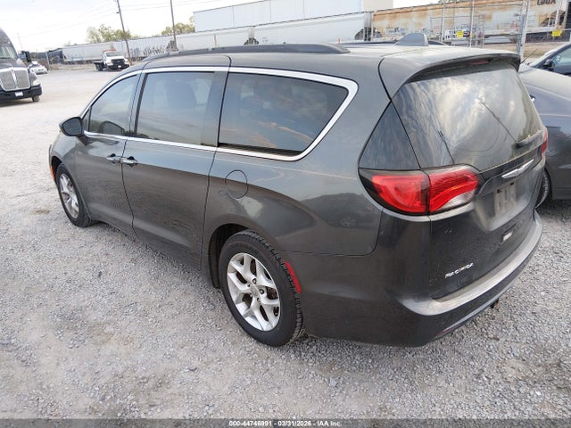 2018 CHRYSLER PACIFICA 2C4RC1FG5JR122059 Photo 2