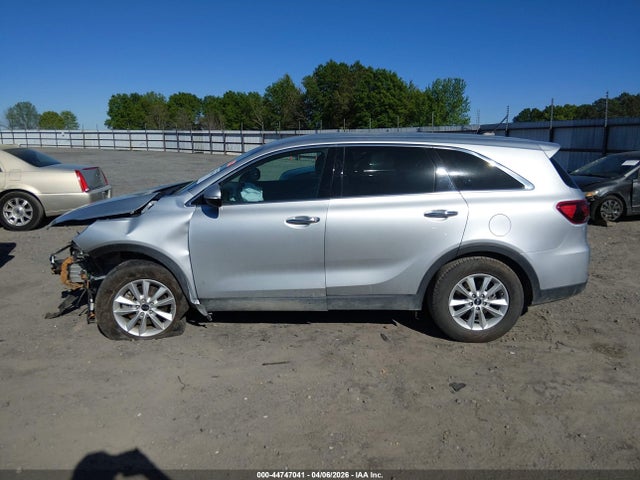 Auction sale of the 2019 Kia Sorento 2.4l Lx, vin: 5XYPG4A35KG576769, lot number: 44747041
