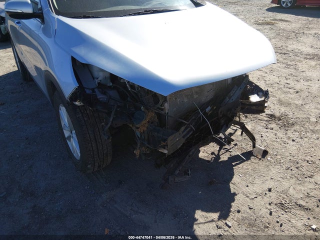 Auction sale of the 2019 Kia Sorento 2.4l Lx, vin: 5XYPG4A35KG576769, lot number: 44747041