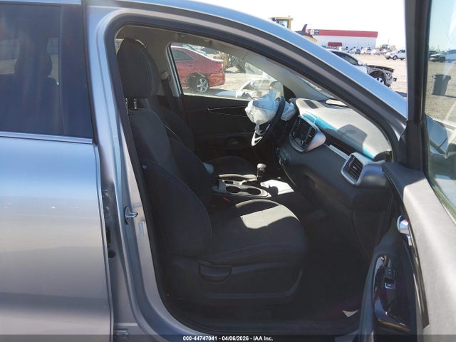 Auction sale of the 2019 Kia Sorento 2.4l Lx, vin: 5XYPG4A35KG576769, lot number: 44747041