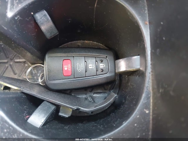2025 Toyota Rav4 Hybrid Xle Premium მანქანა იყიდება აუქციონზე, vin: JTMB6RFV4SJ074937, აუქციონის ნომერი: 44747051