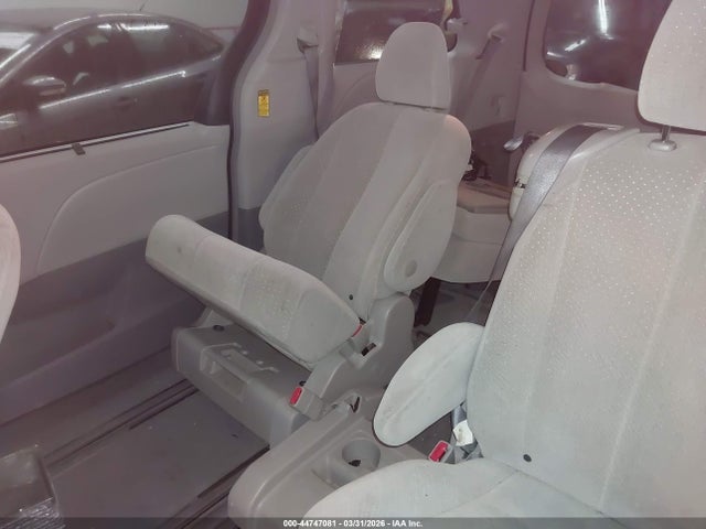 Aukcja sprzedaży 2014 Toyota Sienna Le V6 8 Passenger, vin: 5TDKK3DC2ES468034, numer aukcji: 44747081