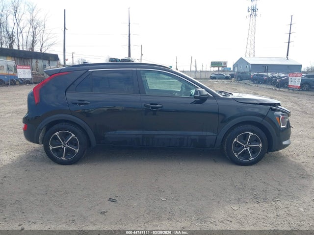 KNDCR3LE5P5049039 KIA NIRO EX