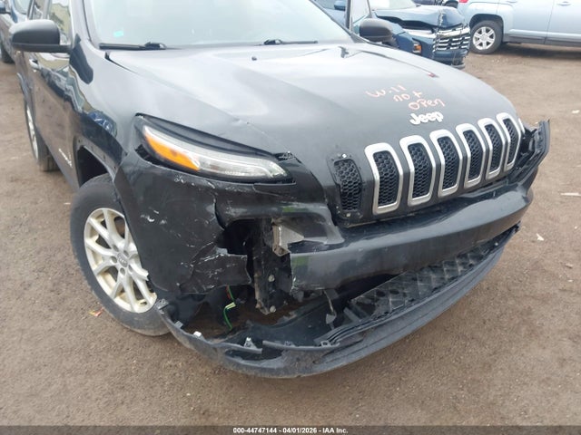 2015 Jeep Cherokee Latitude მანქანა იყიდება აუქციონზე, vin: 1C4PJMCB7FW665614, აუქციონის ნომერი: 44747144