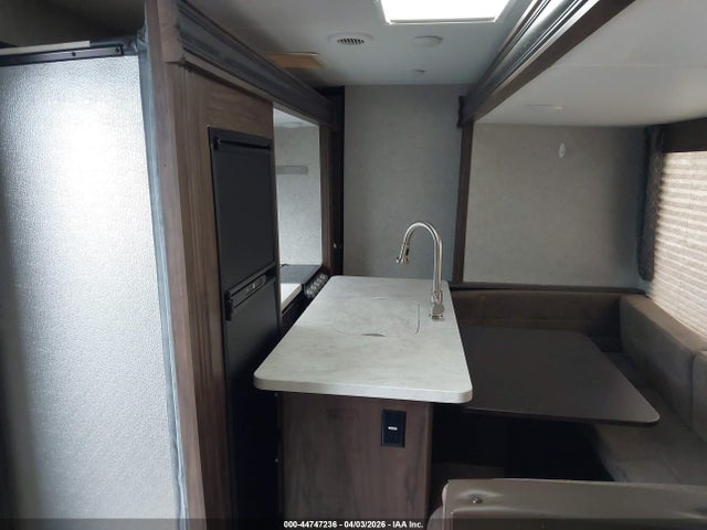 2019 Cherokee Forest River მანქანა იყიდება აუქციონზე, vin: 4X4TCKF29KX137113, აუქციონის ნომერი: 44747236