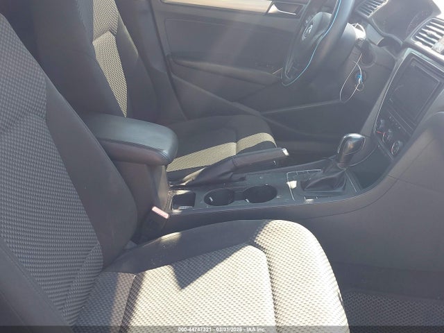 44747321 :رقم المزاد ، 1VWAP7A32DC044438 vin ، 2013 Volkswagen Passat 2.5l S مزاد بيع