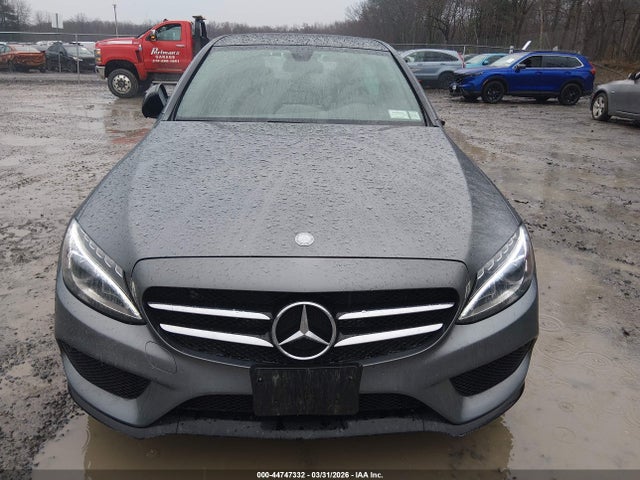 2017 Mercedes-benz C 300 Sport 4matic მანქანა იყიდება აუქციონზე, vin: 55SWF4KB1HU213856, აუქციონის ნომერი: 44747332