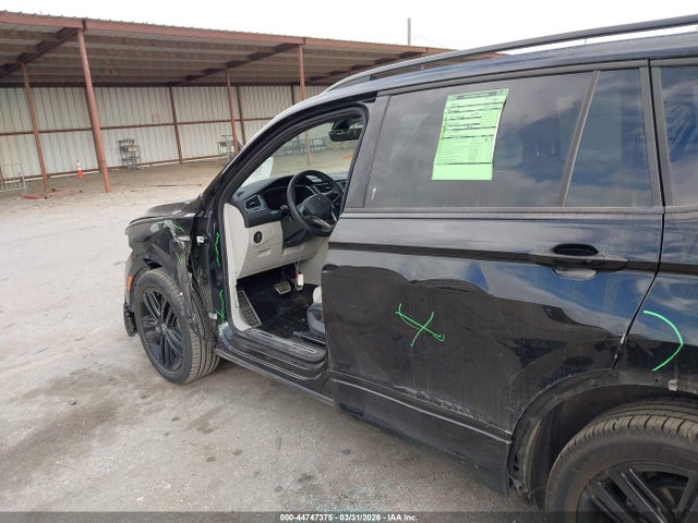 Aukcja sprzedaży 2022 Volkswagen Tiguan 2.0t Se R-line Black, vin: 3VVCB7AX3NM104273, numer aukcji: 44747375