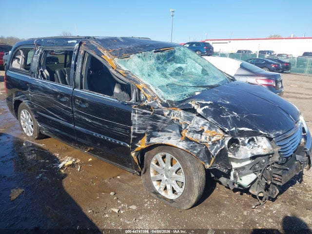 44747396 :رقم المزاد ، 2C4RC1BG8DR566272 vin ، 2013 Chrysler Town & Country Touring مزاد بيع