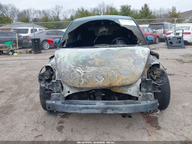 2004 Volkswagen New Beetle Coupe მანქანა იყიდება აუქციონზე, vin: 3VWGK31C94M421685, აუქციონის ნომერი: 44747415