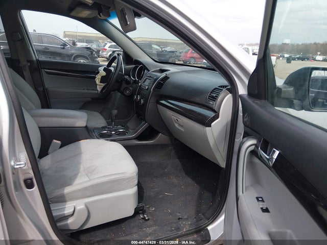 44747428 :رقم المزاد ، 5XYKT4A18BG125016 vin ، 2011 Kia Sorento Lx مزاد بيع