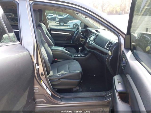 Продажа на аукционе авто 2014 Toyota Highlander, vin: 5TDBKRFHXES038019, номер лота: 44747440