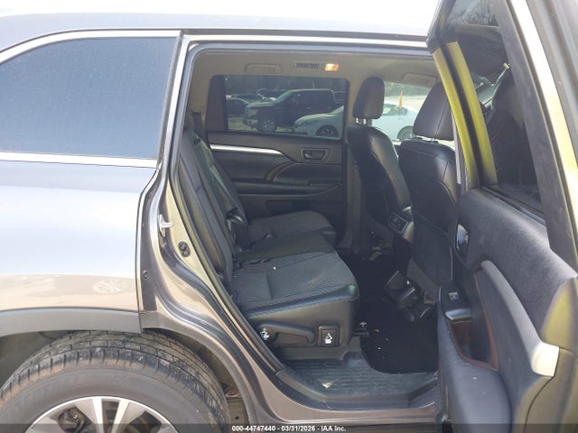 Продажа на аукционе авто 2014 Toyota Highlander, vin: 5TDBKRFHXES038019, номер лота: 44747440