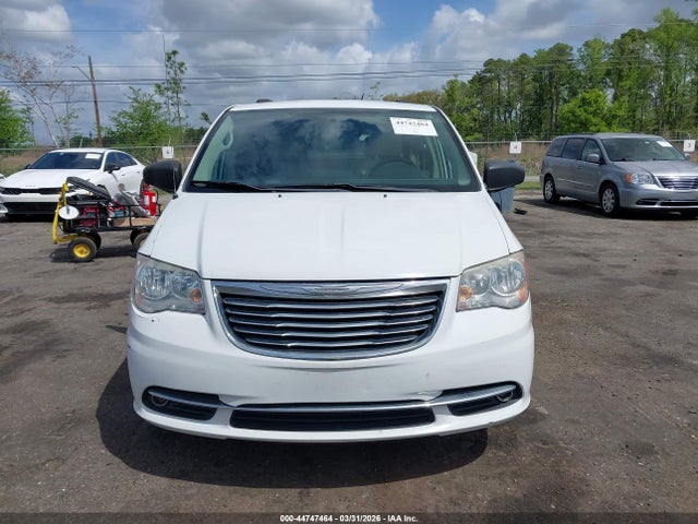 2015 Chrysler Town & Country Touring მანქანა იყიდება აუქციონზე, vin: 2C4RC1BG6FR696098, აუქციონის ნომერი: 44747464