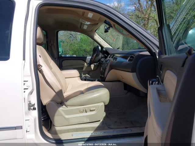 44747503 :رقم المزاد ، 1GKS2MEF8DR356161 vin ، 2013 Gmc Yukon Xl 1500 Denali مزاد بيع