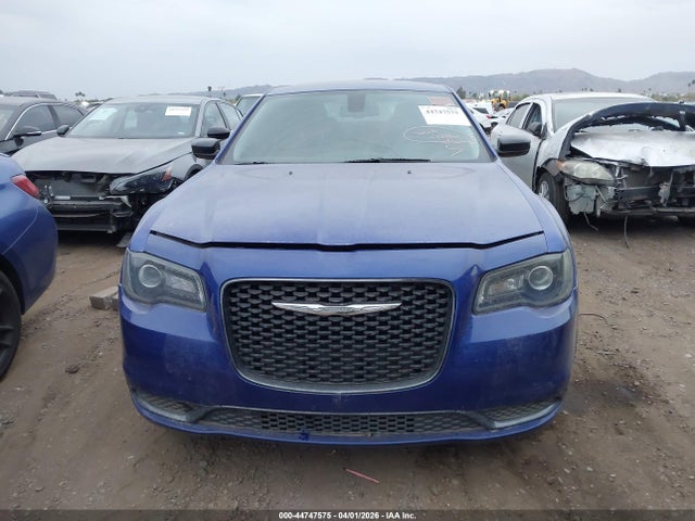2019 Chrysler 300 Touring მანქანა იყიდება აუქციონზე, vin: 2C3CCAAG1KH506400, აუქციონის ნომერი: 44747575