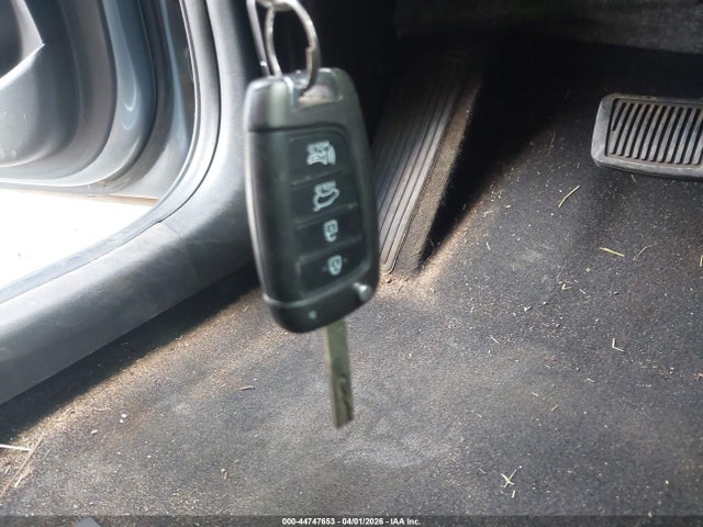 2019 Hyundai Kona Se მანქანა იყიდება აუქციონზე, vin: KM8K12AA5KU243187, აუქციონის ნომერი: 44747653