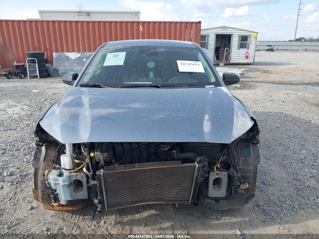 2019 Hyundai Kona Se მანქანა იყიდება აუქციონზე, vin: KM8K12AA5KU243187, აუქციონის ნომერი: 44747653